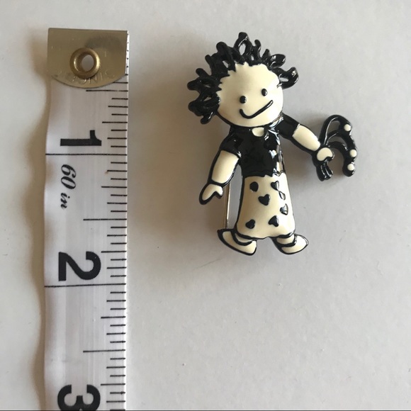 Super Cute Brooch - Picture 2 of 3